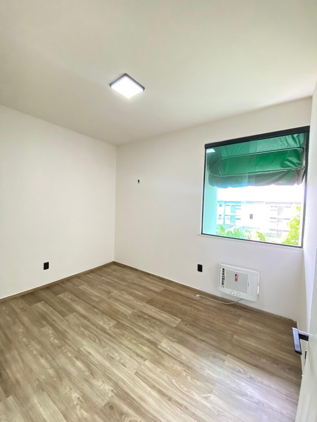 Instagram post from thiagoaraujo.imob. This post is in position 8.