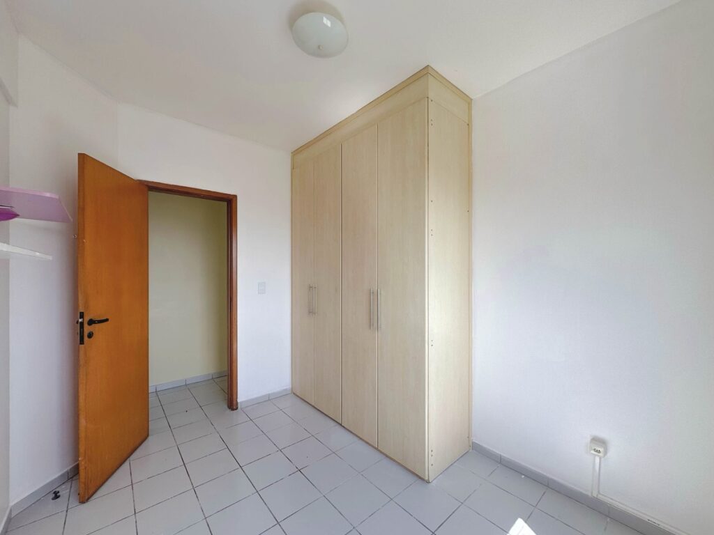 Instagram post from thiagoaraujo.imob. This post is in position 7.