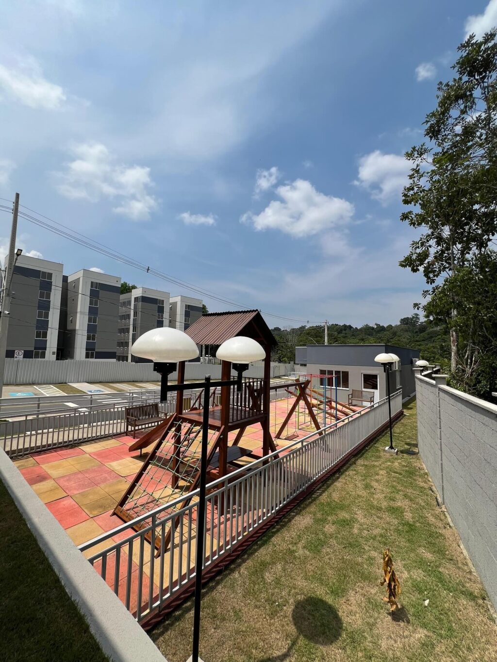 Instagram post from thiagoaraujo.imob. This post is in position 3.