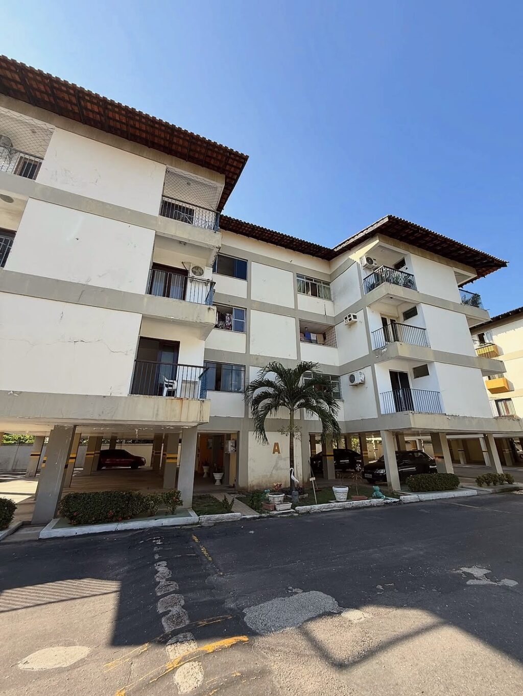 Instagram post from thiagoaraujo.imob. This post is in position 1.